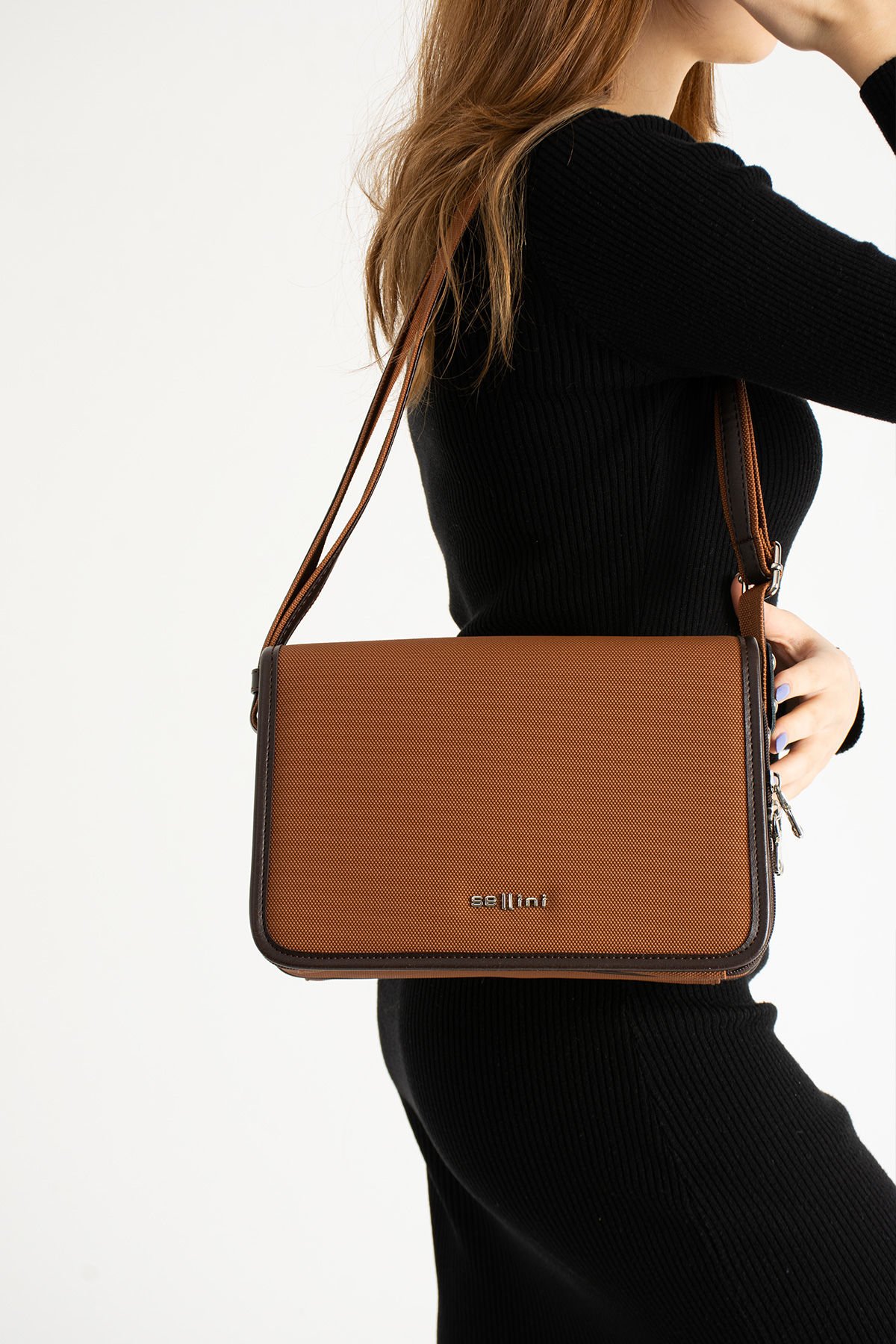 Sellini Çok Cepli Kapaklı Kadın Taba Kahve Postacı Çapraz Çanta