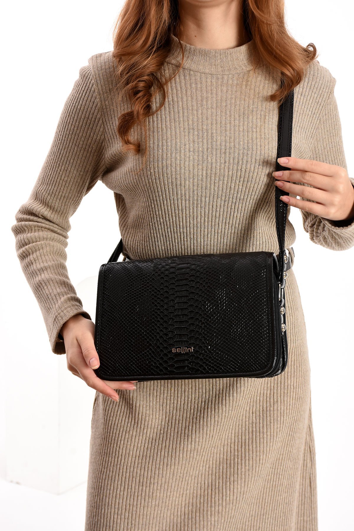 Sellini Çok Cepli Kapaklı Kadın Yılan Siyah Postacı Çapraz Çanta 027